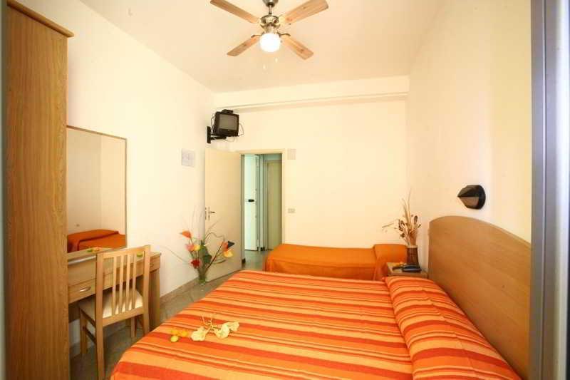 Hotel Italy Misano Adriatico Εξωτερικό φωτογραφία
